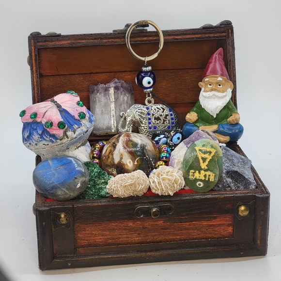 Treasure Chest of Crystals ❤️ - Picture 6 of 10